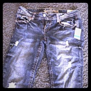 NWT Wallflower so 9 bootcut distressed jeans
